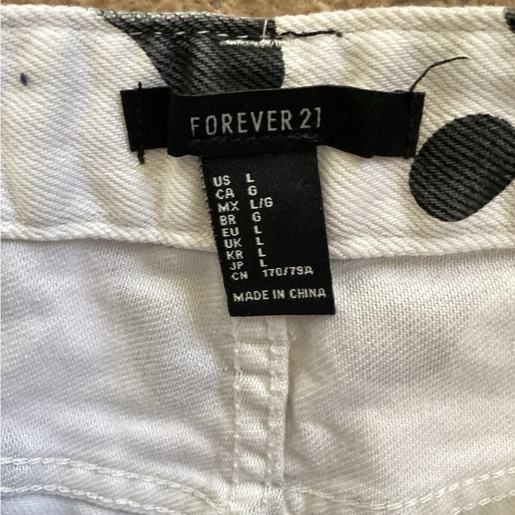 Forever 21 Cut-Off Shorts Women's Size L White-Black High Rise Raw Hem 5-Pocket - Picture 3 of 3